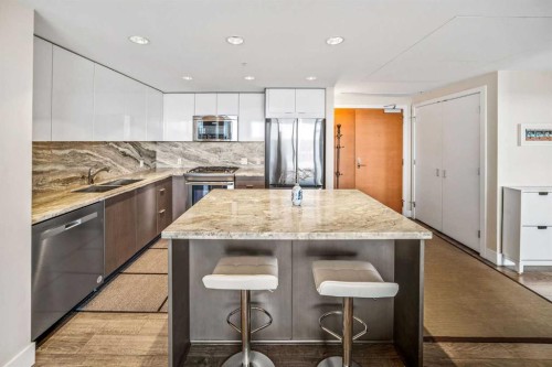 604-519 Riverfront Avenue Se, Calgary, AB - Indoor Photo Showing Kitchen With Double Sink With Upgraded Kitchen