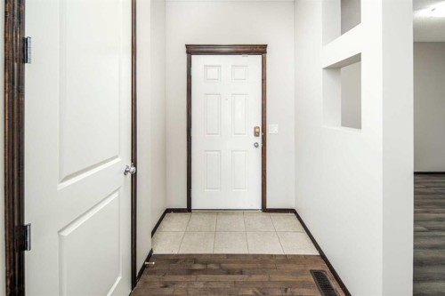 47 Pantego Avenue Nw, Calgary, AB - Indoor Photo Showing Other Room