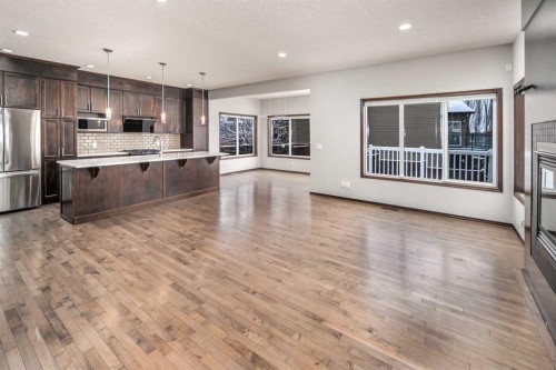 47 Pantego Avenue Nw, Calgary, AB - Indoor Photo Showing Kitchen With Upgraded Kitchen