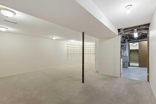 827 Forlee Drive Se, Calgary, AB - Indoor