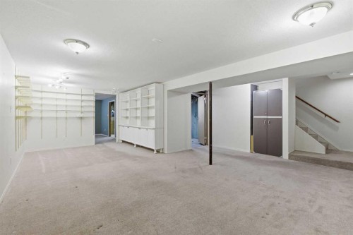 827 Forlee Drive Se, Calgary, AB - Indoor Photo Showing Other Room
