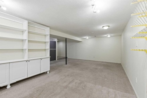 827 Forlee Drive Se, Calgary, AB - Indoor