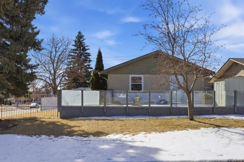 827 Forlee Drive Se, Calgary, AB - Outdoor