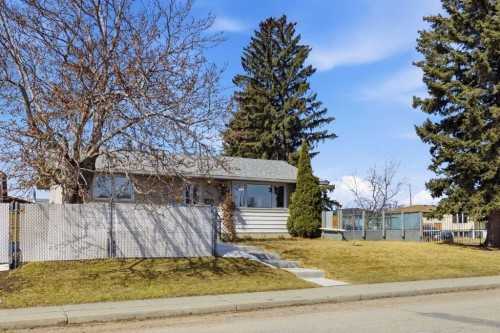 827 Forlee Drive Se, Calgary, AB - Outdoor