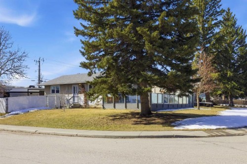 827 Forlee Drive Se, Calgary, AB - Outdoor