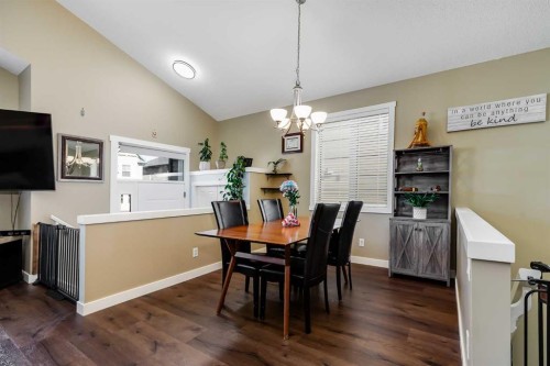 24 Elgin Meadows Manor Se, Calgary, AB - Indoor Photo Showing Dining Room
