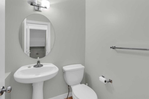24 Royal Birch Park Nw, Calgary, AB - Indoor Photo Showing Bathroom