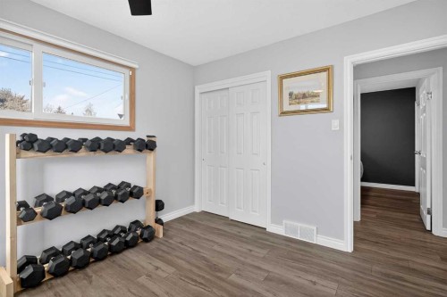 9519 3 Street Se, Calgary, AB - Indoor Photo Showing Other Room