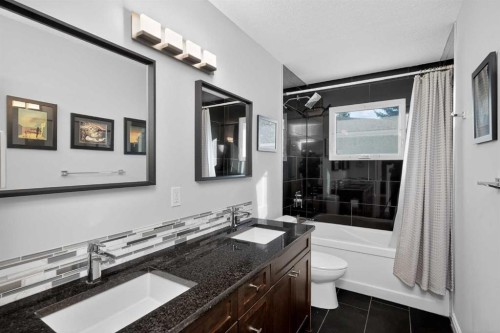 9519 3 Street Se, Calgary, AB - Indoor Photo Showing Bathroom