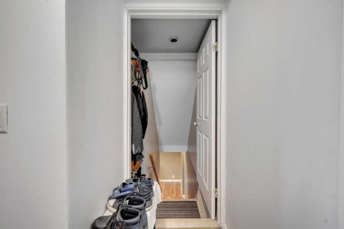 61-175 Manora Place Ne, Calgary, AB - Indoor Photo Showing Other Room