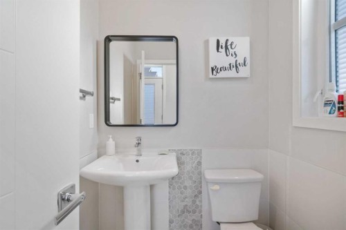 960 Walden Drive Se, Calgary, AB - Indoor Photo Showing Bathroom