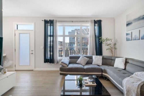 960 Walden Drive Se, Calgary, AB - Indoor Photo Showing Living Room