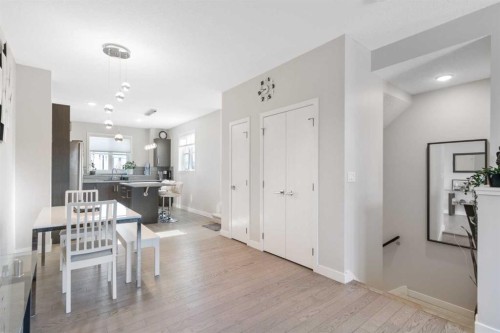 960 Walden Drive Se, Calgary, AB - Indoor