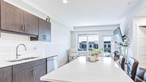 404-125 Wolf Hollow Crescent Se, Calgary, AB - Indoor