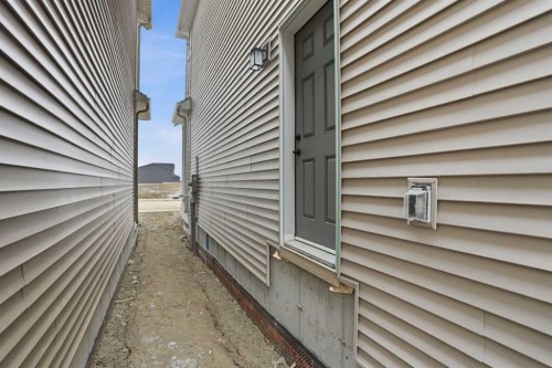 72 Buffaloberry Manor Se, Calgary, AB - Outdoor