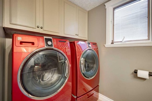 103 Pump Hill Place Sw, Calgary, AB - Indoor Photo Showing Laundry Room