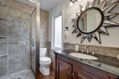 103 Pump Hill Place Sw, Calgary, AB - Indoor Photo Showing Bathroom