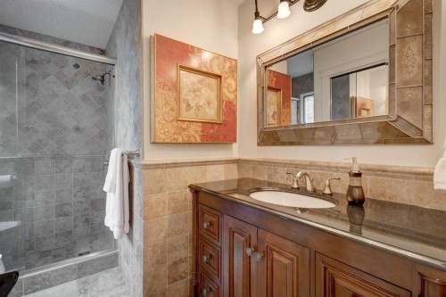 103 Pump Hill Place Sw, Calgary, AB - Indoor Photo Showing Bathroom