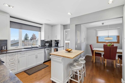 948 Canaveral Crescent Sw, Calgary, AB - Indoor