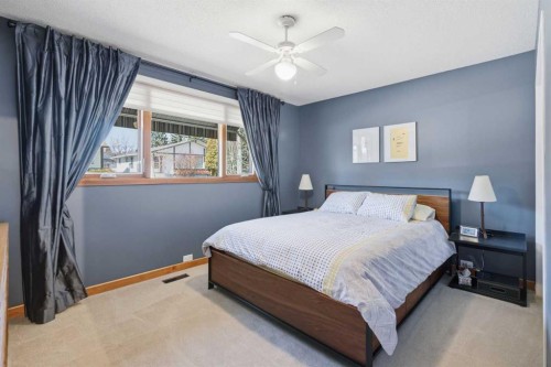 948 Canaveral Crescent Sw, Calgary, AB - Indoor Photo Showing Bedroom