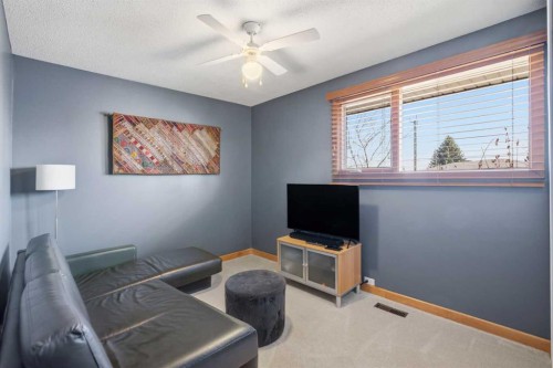 948 Canaveral Crescent Sw, Calgary, AB - Indoor