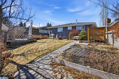 948 Canaveral Crescent Sw, Calgary, AB - Outdoor