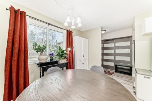 2-6503 Ranchview Drive Nw, Calgary, AB - Indoor Photo Showing Dining Room