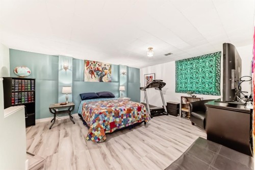 2-6503 Ranchview Drive Nw, Calgary, AB - Indoor Photo Showing Bedroom