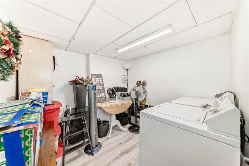 2-6503 Ranchview Drive Nw, Calgary, AB - Indoor Photo Showing Laundry Room