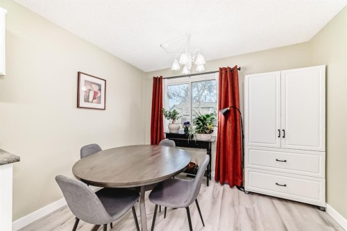 2-6503 Ranchview Drive Nw, Calgary, AB - Indoor Photo Showing Dining Room