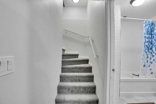 31 Skyview Shores Gardens Ne, Calgary, AB - Indoor Photo Showing Other Room