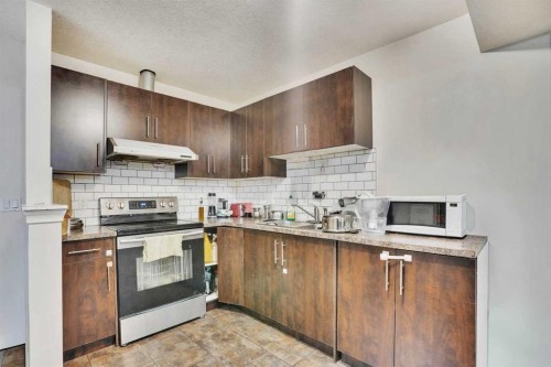 31 Skyview Shores Gardens Ne, Calgary, AB - Indoor Photo Showing Kitchen