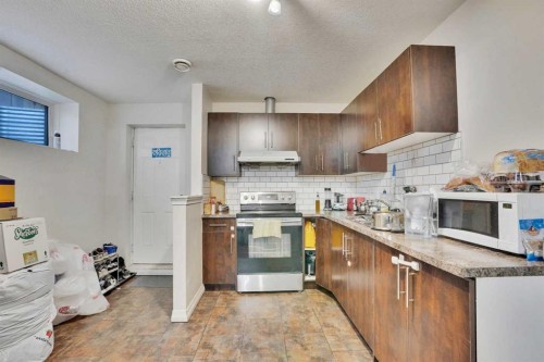31 Skyview Shores Gardens Ne, Calgary, AB - Indoor Photo Showing Kitchen With Stainless Steel Kitchen