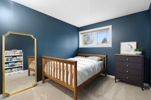 15 Mckinley Place Se, Calgary, AB 