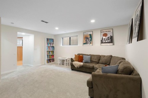 15 Mckinley Place Se, Calgary, AB 