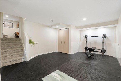 15 Mckinley Place Se, Calgary, AB 