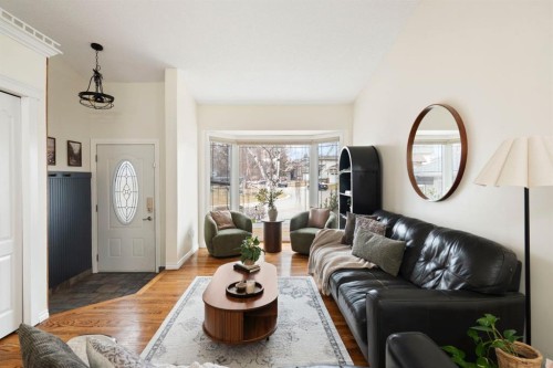 15 Mckinley Place Se, Calgary, AB 