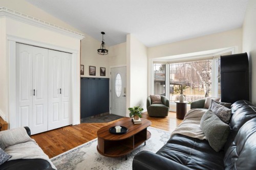 15 Mckinley Place Se, Calgary, AB 