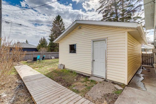 4819 30 Avenue Sw, Calgary, AB - Outdoor With Exterior