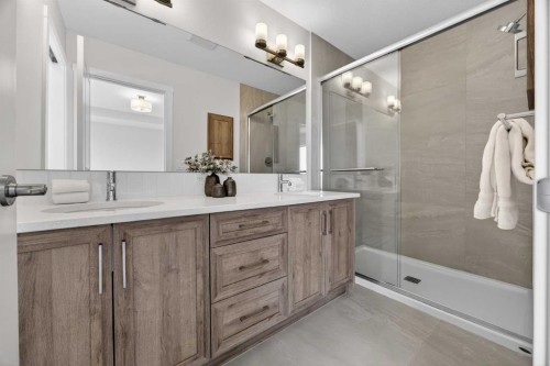 67 Versant Way Sw, Calgary, AB - Indoor Photo Showing Bathroom