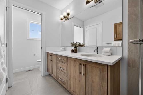 67 Versant Way Sw, Calgary, AB - Indoor Photo Showing Bathroom