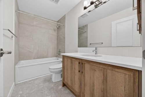 67 Versant Way Sw, Calgary, AB - Indoor Photo Showing Bathroom