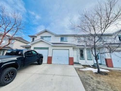 123 Country Hillas Villas NWCalgary, AB T3K 4S8