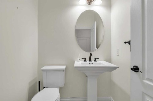 8 Legacy Terrace Se, Calgary, AB - Indoor Photo Showing Bathroom