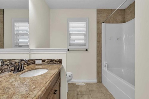 8 Legacy Terrace Se, Calgary, AB - Indoor Photo Showing Bathroom