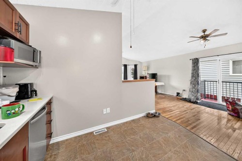 208 Erin Meadow Green Se, Calgary, AB 