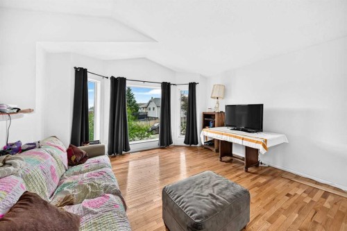 208 Erin Meadow Green Se, Calgary, AB 