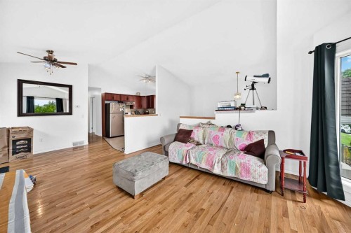 208 Erin Meadow Green Se, Calgary, AB 