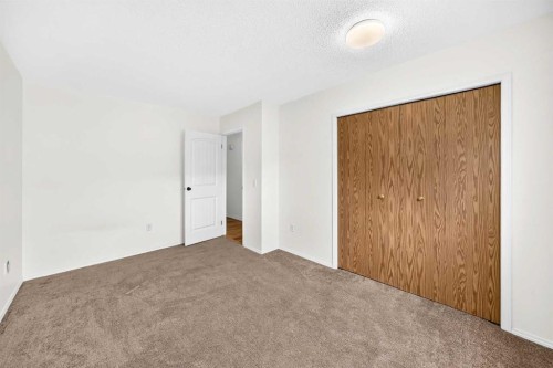 208 Erin Meadow Green Se, Calgary, AB 