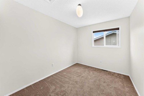 208 Erin Meadow Green Se, Calgary, AB 